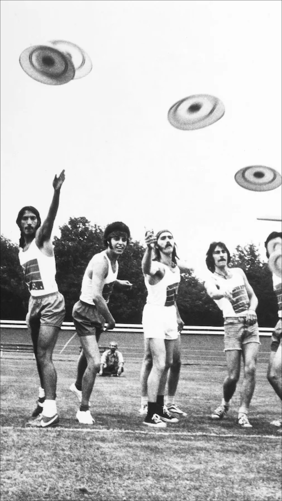 Frisbee - is throwing a frisbee a sport | Atollon - a design company